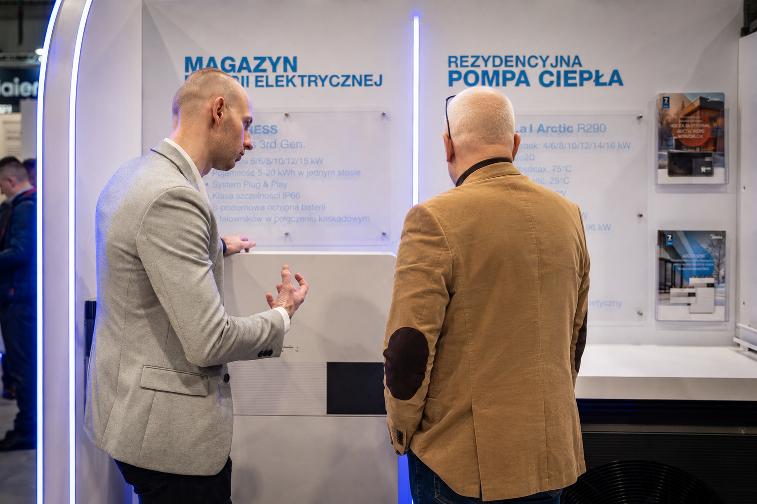 Mateusz Matyjaszczyk podczas rozmowy o rozwiązaniach z zakresu pomp ciepła