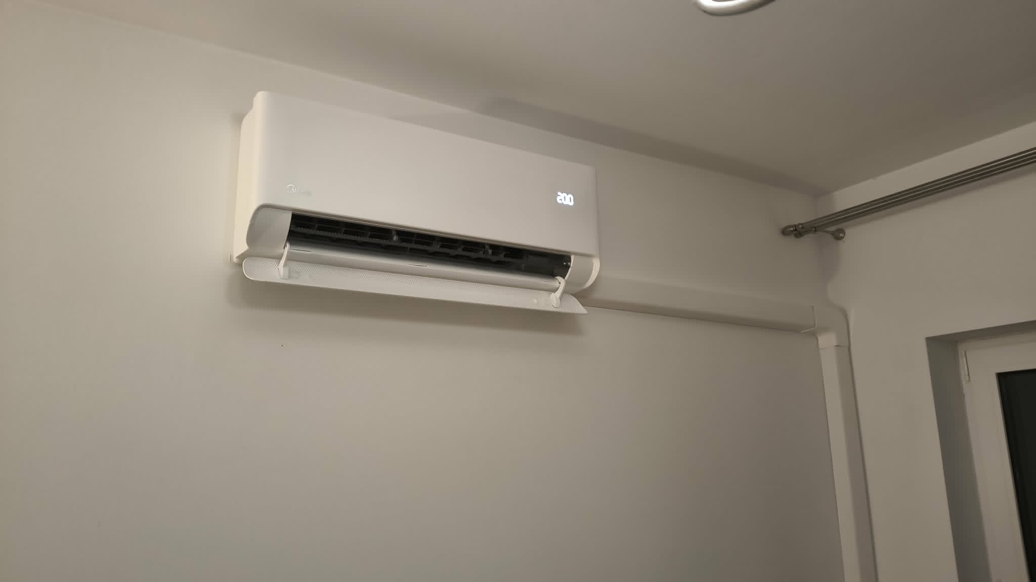 Midea Breezless w małym pomieszczeniu